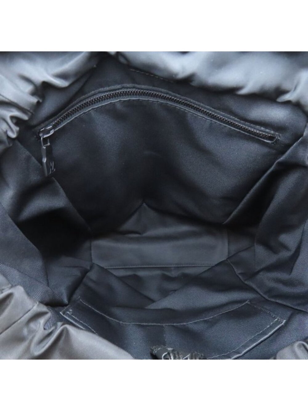 Louis Vuitton Discovery Backpack Monogram Shadow - Picture 5 of 15